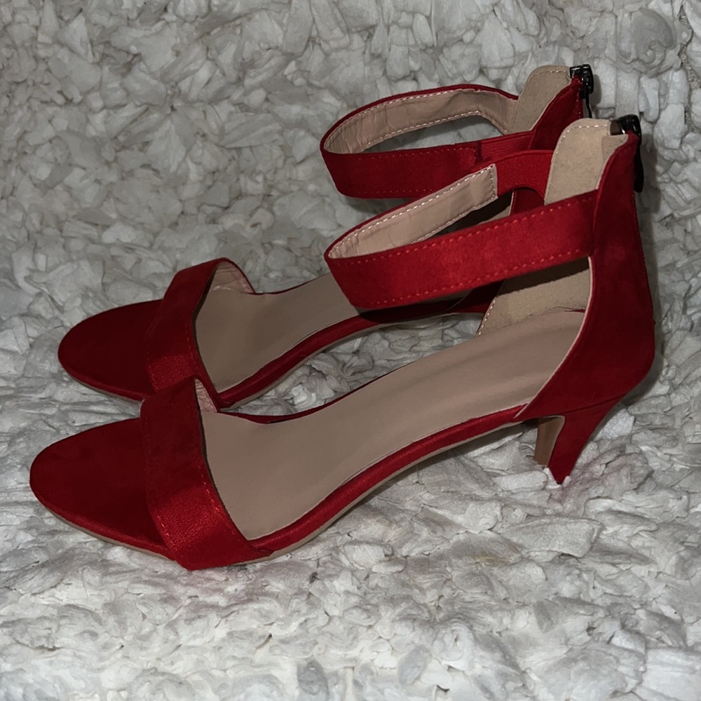 Red kitten heels Size 41 (9.5-10) - Picture 3 of 7